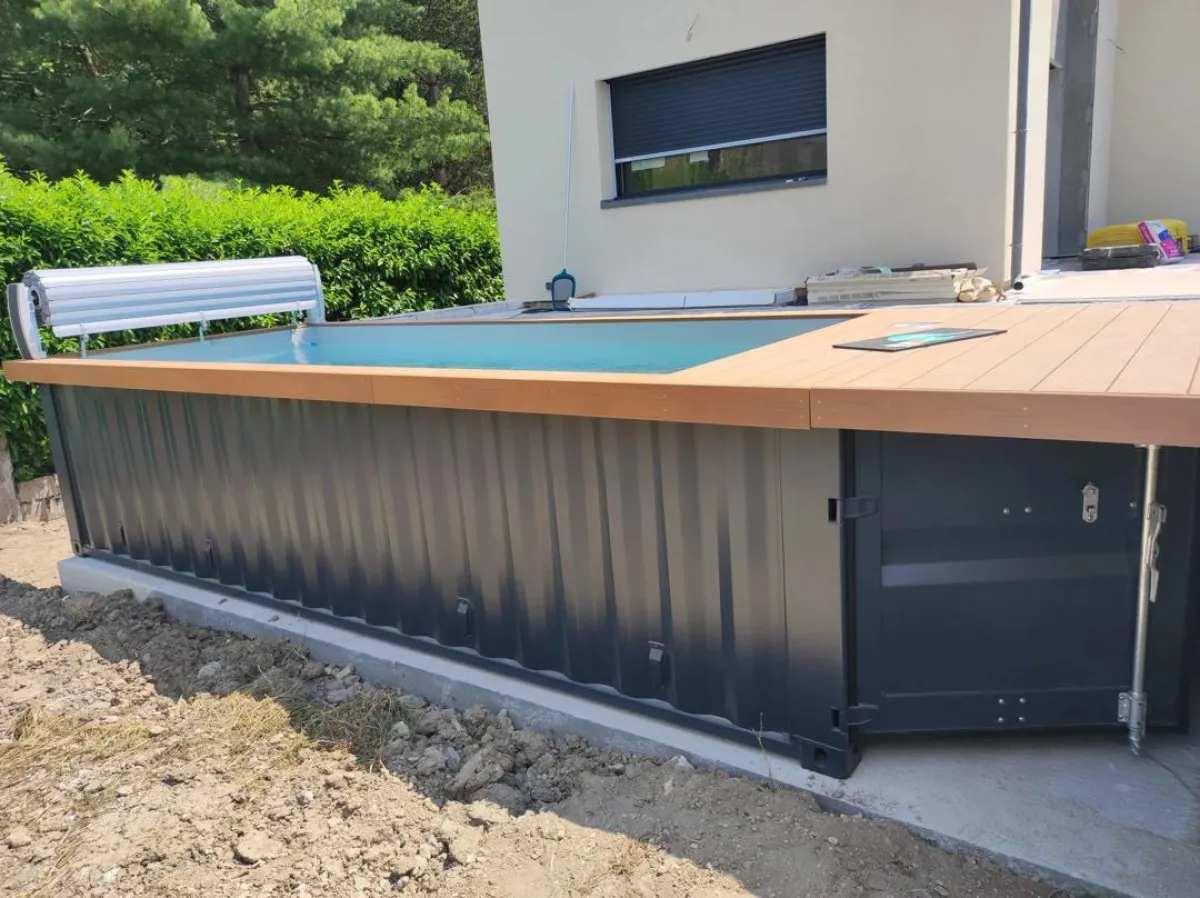 20-foot LC 15' container pool