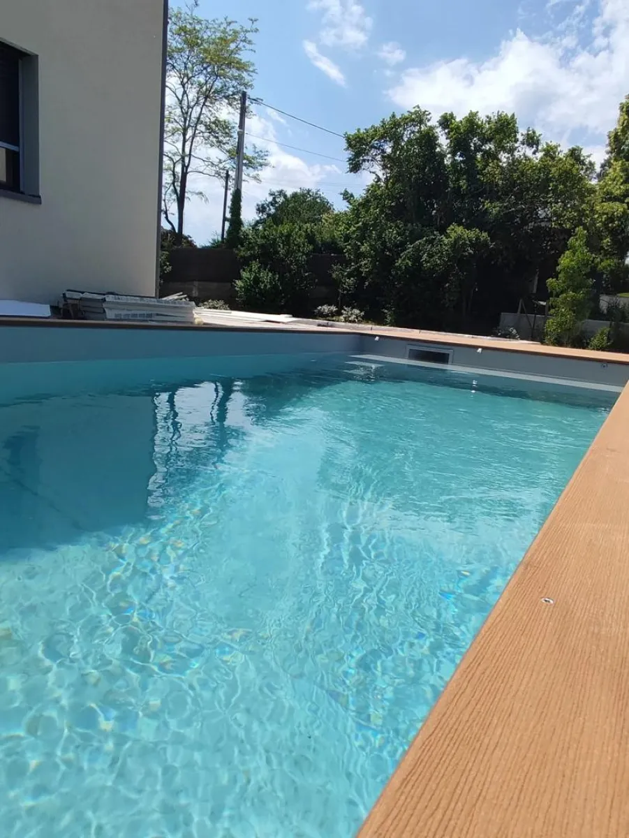 20-foot LC 15' container pool