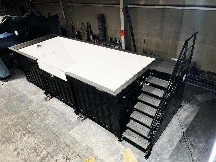 Piscina contenedor negra de 6 m corten