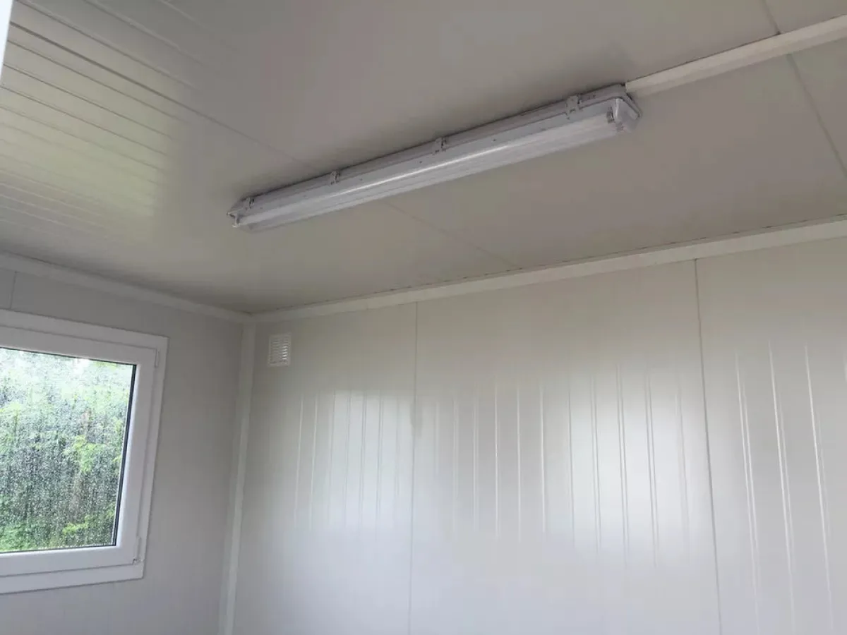 3.50 × 2.20 m office container, 75 mm sandwich