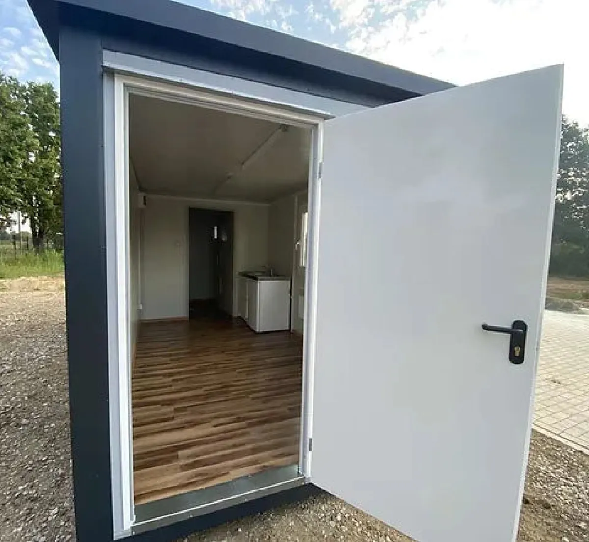 6 × 2.40 m office container, WC + shower + kitchen