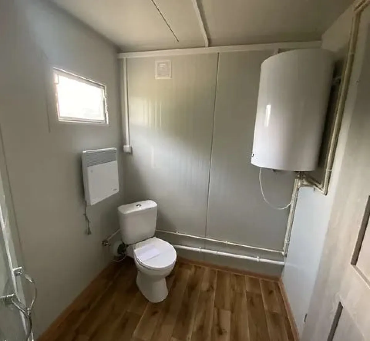 6 × 2.40 m office container, WC + shower + kitchen