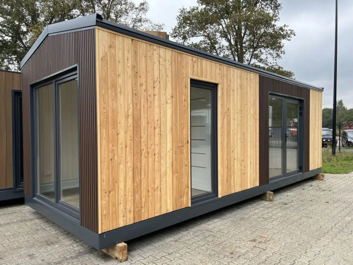 Wohn- / Bürotekiosk 24 m², 8 × 3 × 3 m