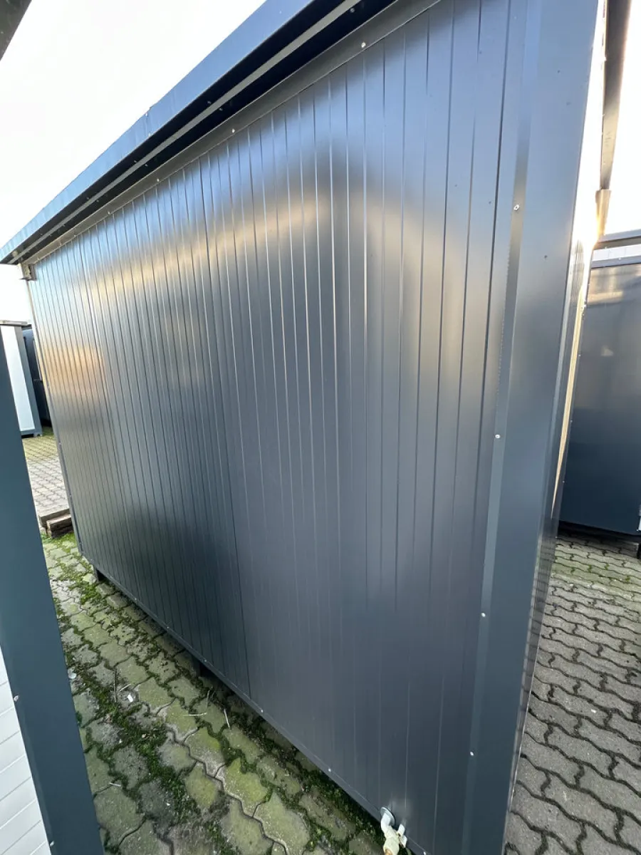 Doppelter Sanitärcontainer 3,00 × 2,00 m