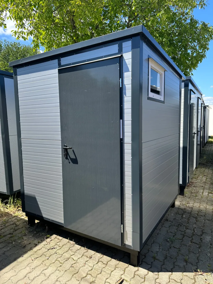 Sanitärcontainer 2,00 × 2,00 m, WC + Urinal