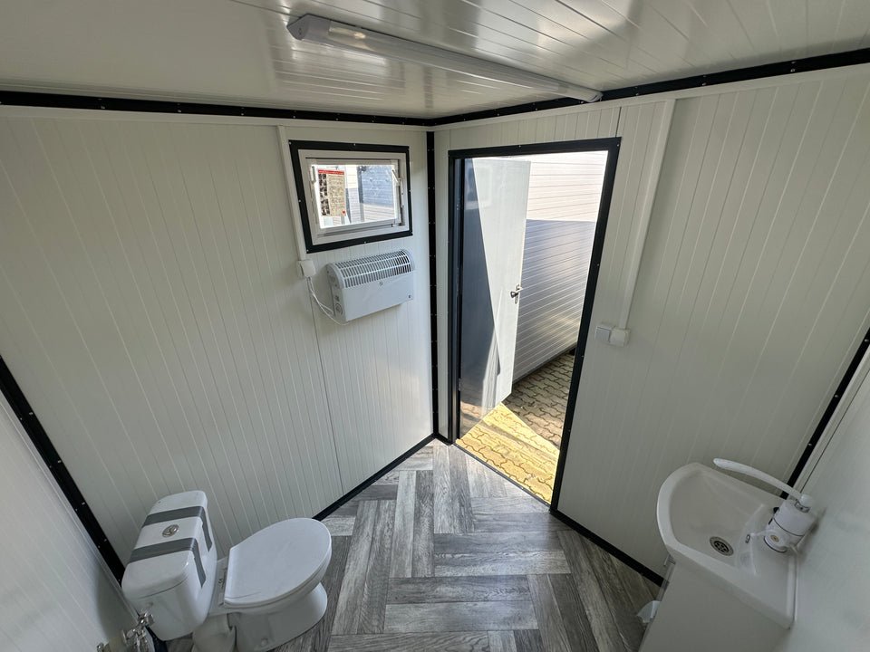 Container sanitaire 2,00 × 2,00 m WC + urinoir