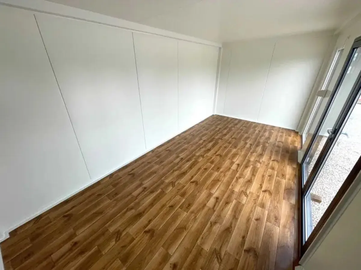 Container modulare Premium C4100 con facciata vetrata
