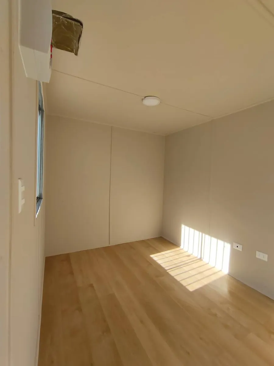 20' kantoorcontainer met badkamer, RAL 7035