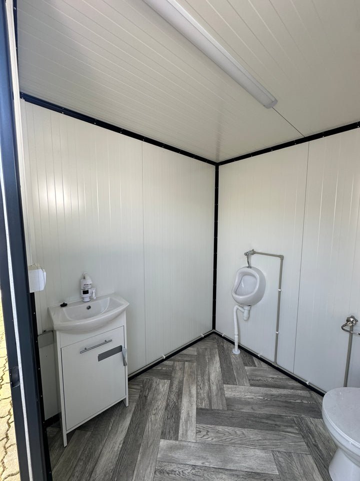 Container sanitaire 2,00 × 2,00 m WC + urinoir