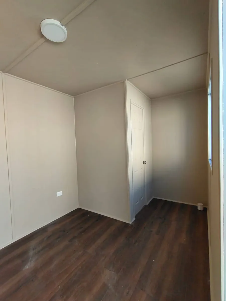 20' kantoorcontainer met badkamer, RAL 7035