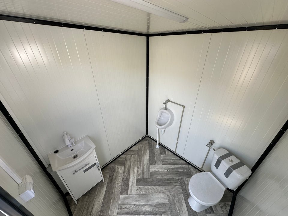 Container sanitaire 2,00 × 2,00 m WC + urinoir