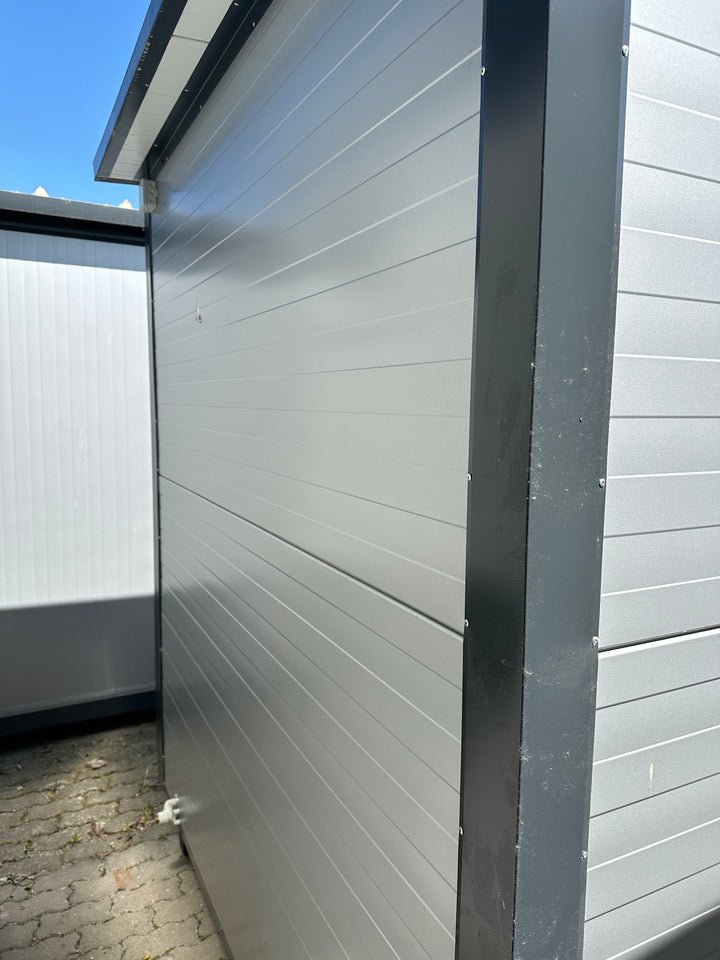 Container sanitaire 2,00 × 2,00 m WC + urinoir