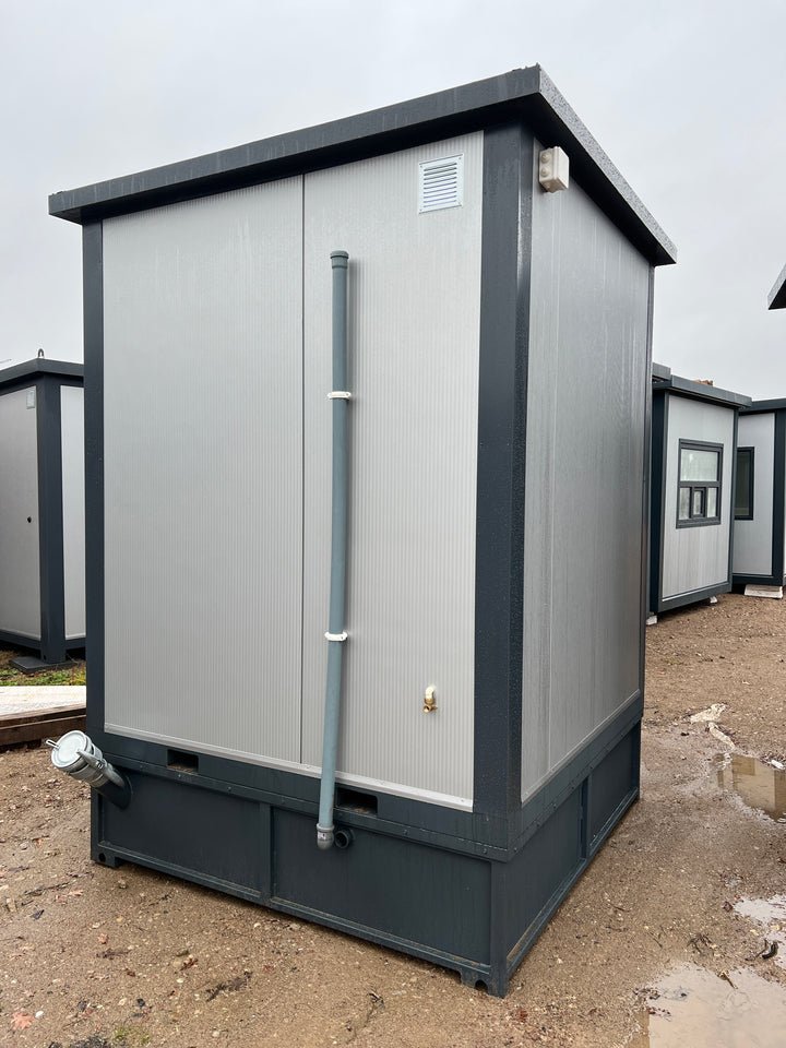 Container sanitaire 2,00 × 2,00 m WC + douche + citerne