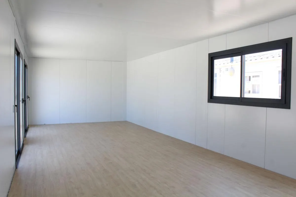 KVIP-module 10,5 × 4 m, open plan, hout en Viroc
