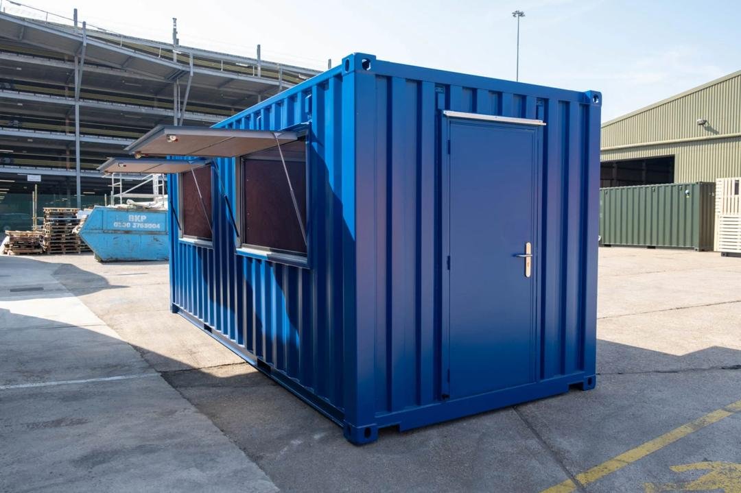 20' container with double service hatch