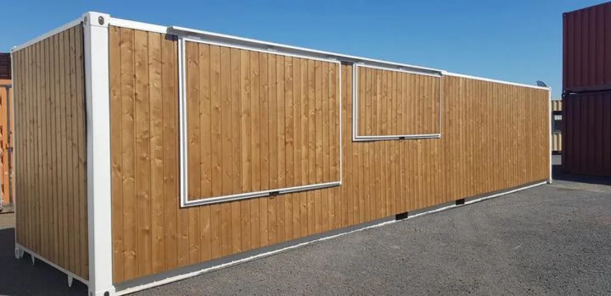 40' bar-container met houten bekleding