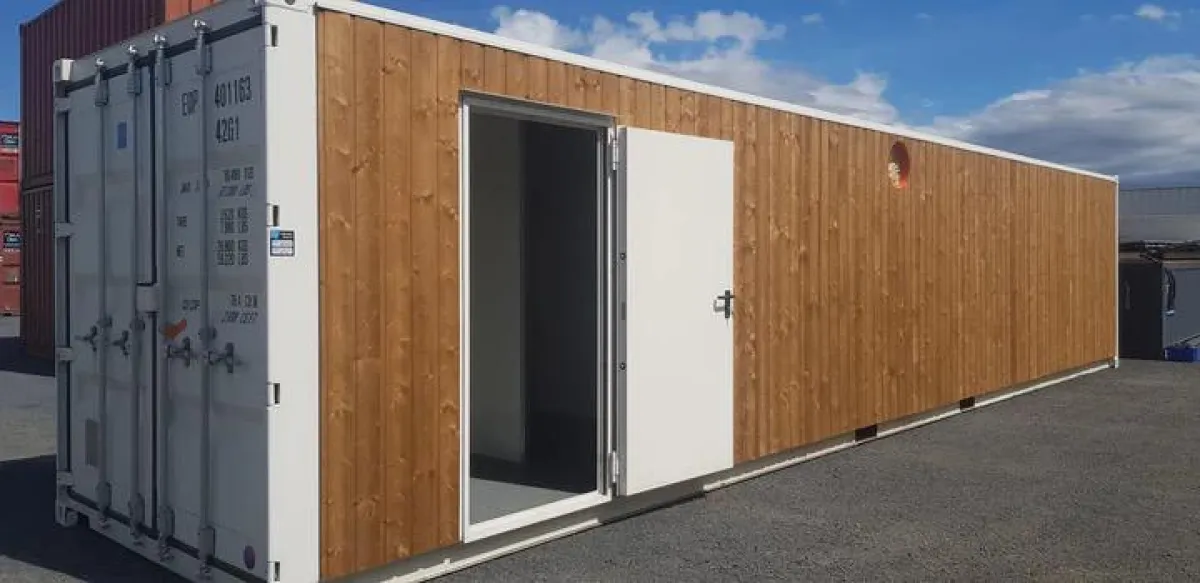40' bar-container met houten bekleding