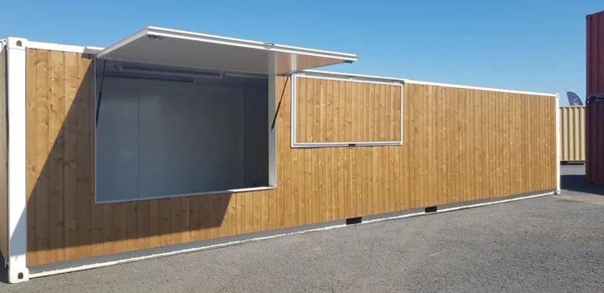 40' bar-container met houten bekleding