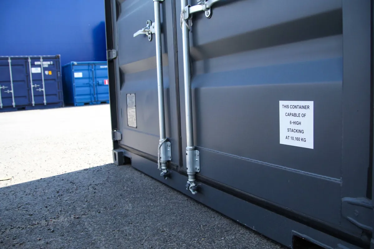 10 cc ISO-certified container