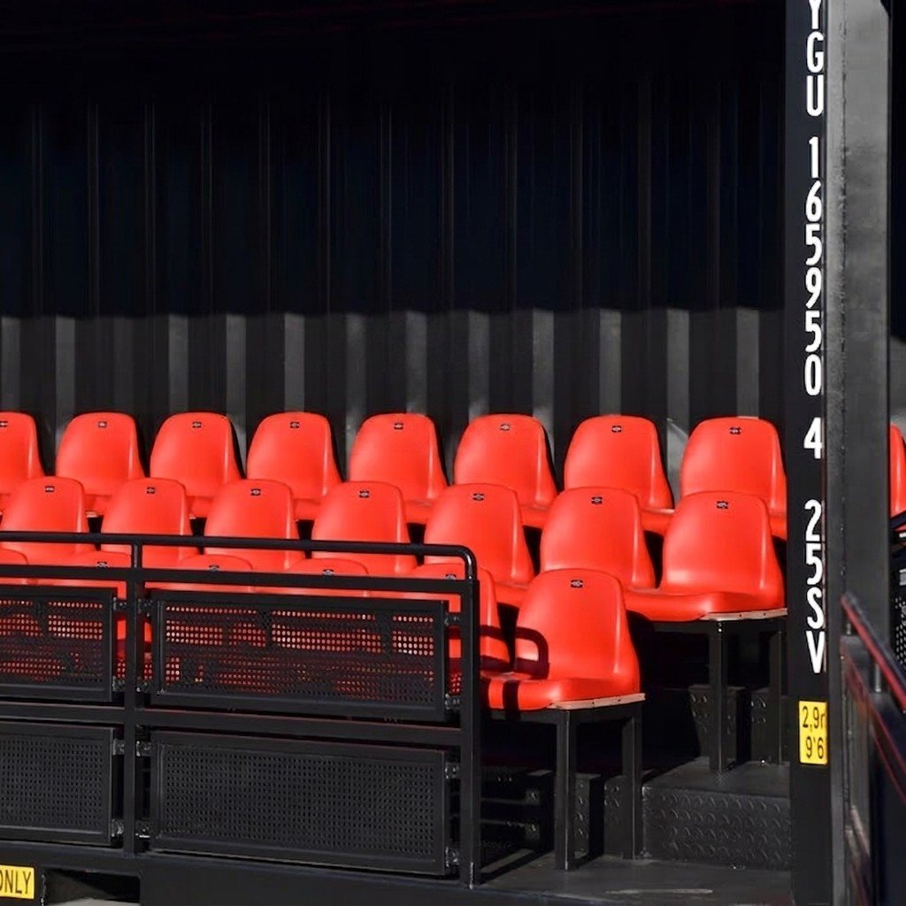 Tribune Box 20 pieds (version 26 places) – Container aménagé tribune