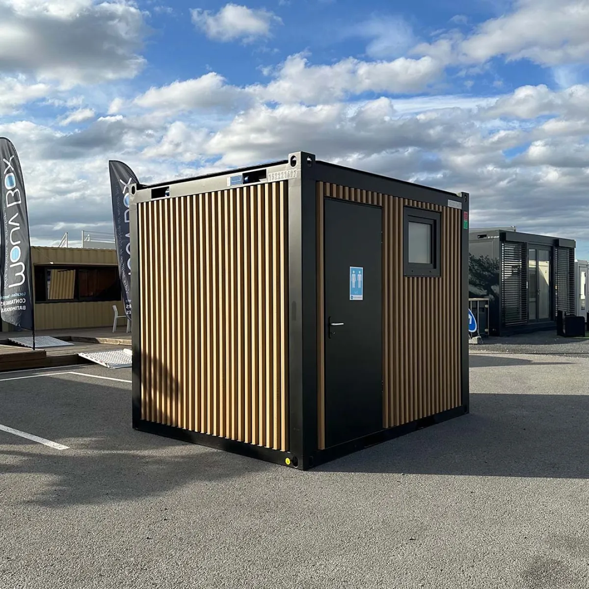 Volledige 10'-sanitaire module, stalen bekleding in houtlook