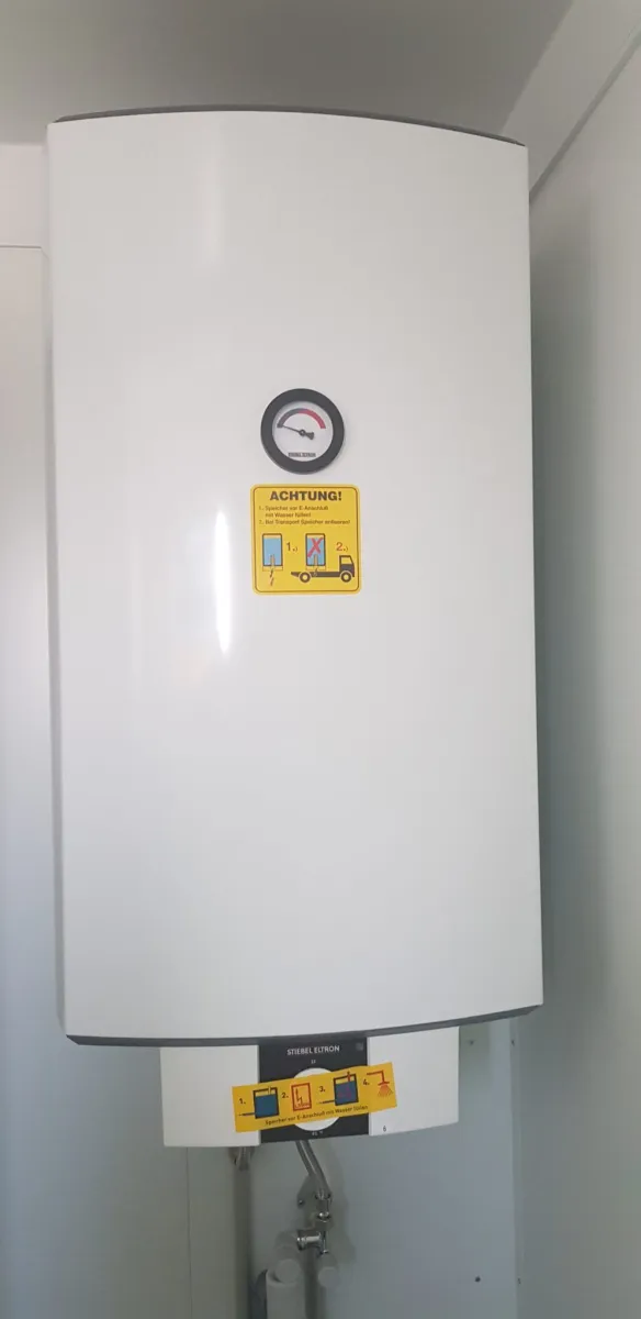 Volledige 10'-sanitaire module, stalen bekleding in houtlook