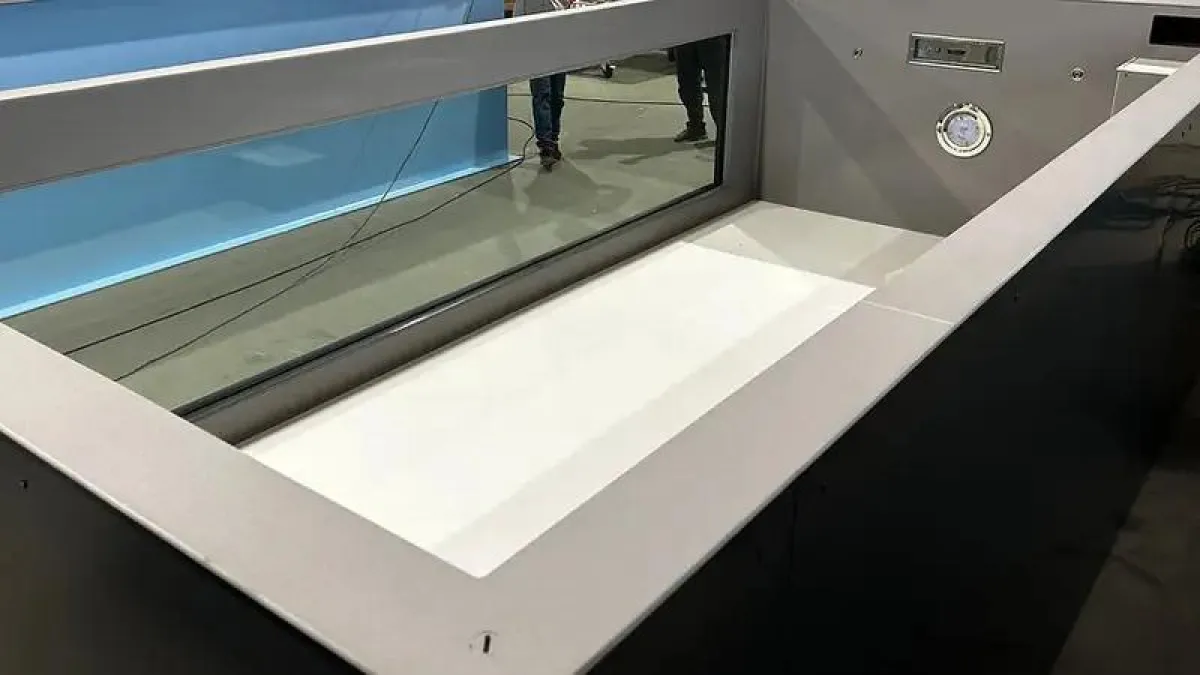 Polypropylen-Pool 6,5 × 2,5 m mit 4-m-Fenster