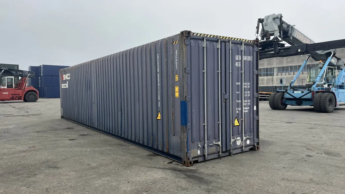 Shipping container 40 ft HC as-is