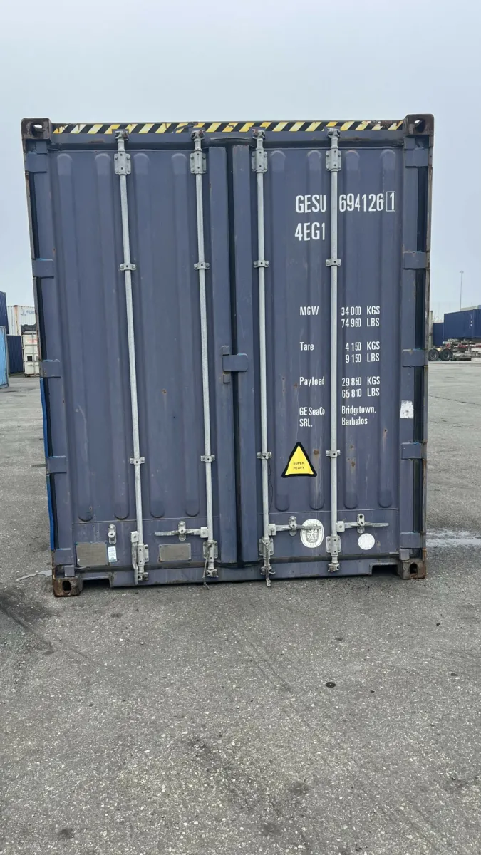Shipping container 40 ft HC as-is