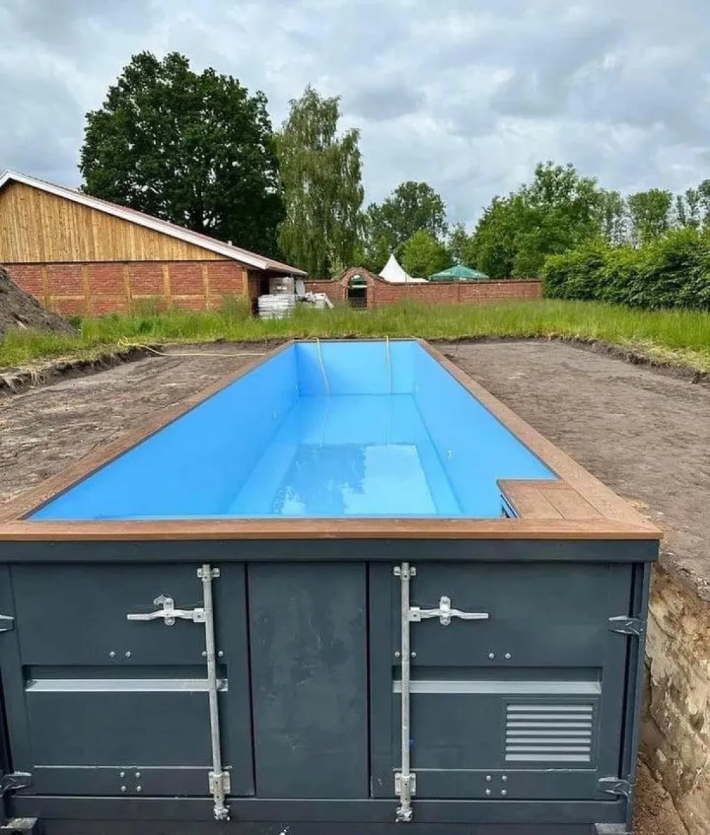 12-m-Container-Pool
