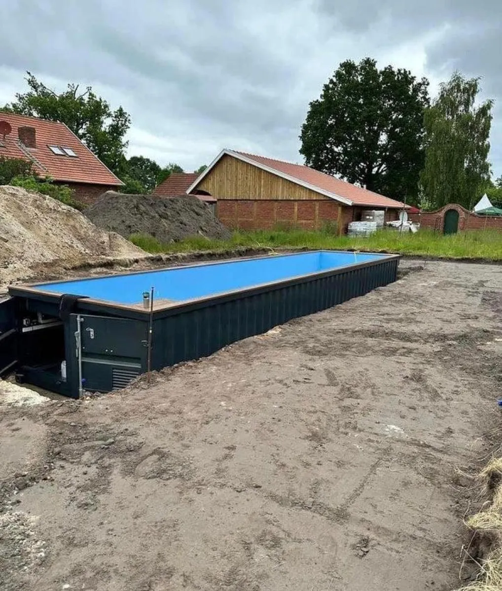 12-m-Container-Pool