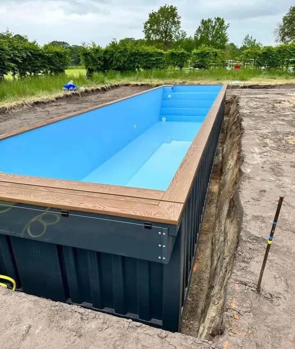 12-m-Container-Pool